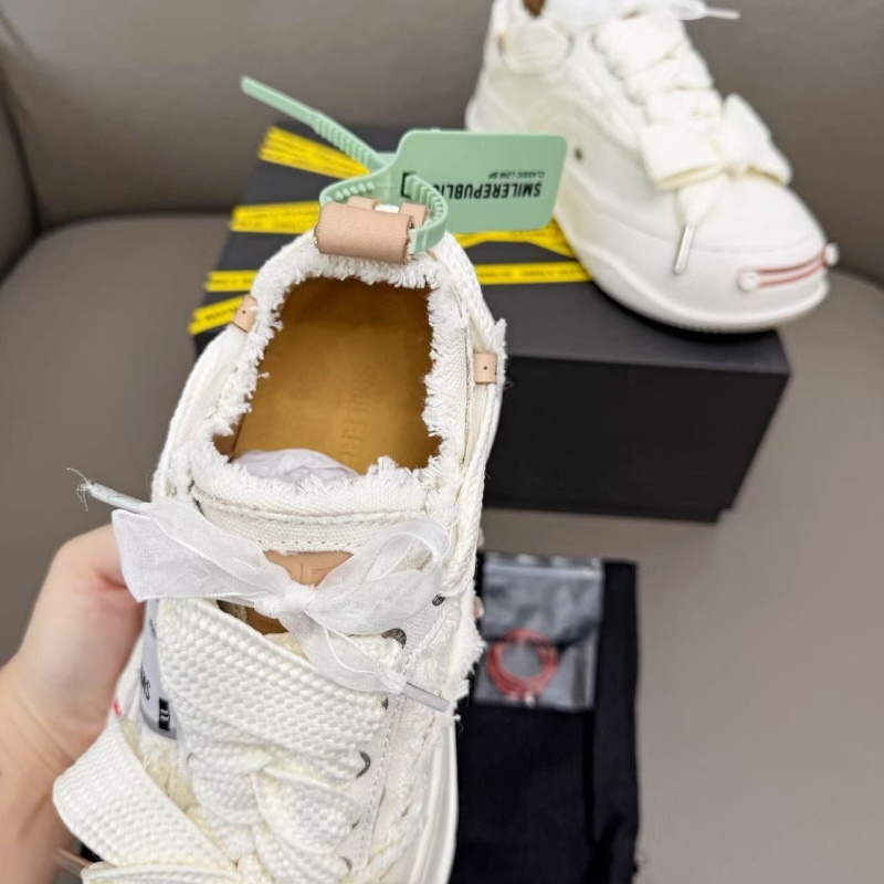 Smilerepublic Canvas Shoes